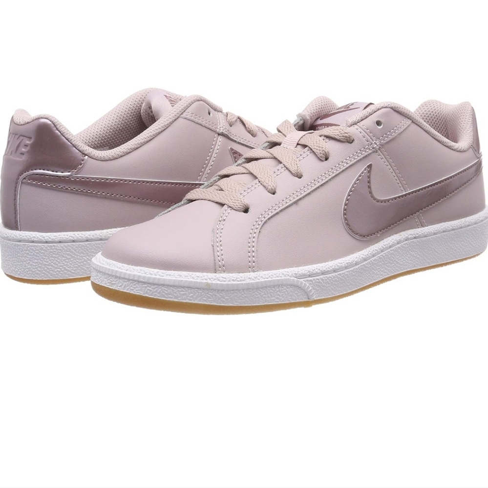 Nike Court Royale
